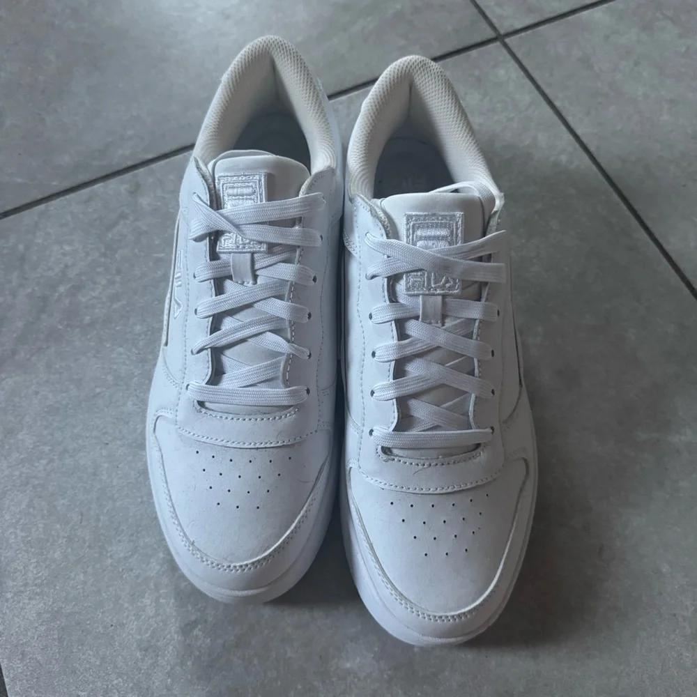 NEW Fila LNX-100 Men’s white leather sneakers